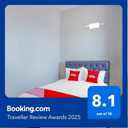 Super Oyo Capital O 90336 Olive Guest House สุราบายา ภายนอก รูปภาพ