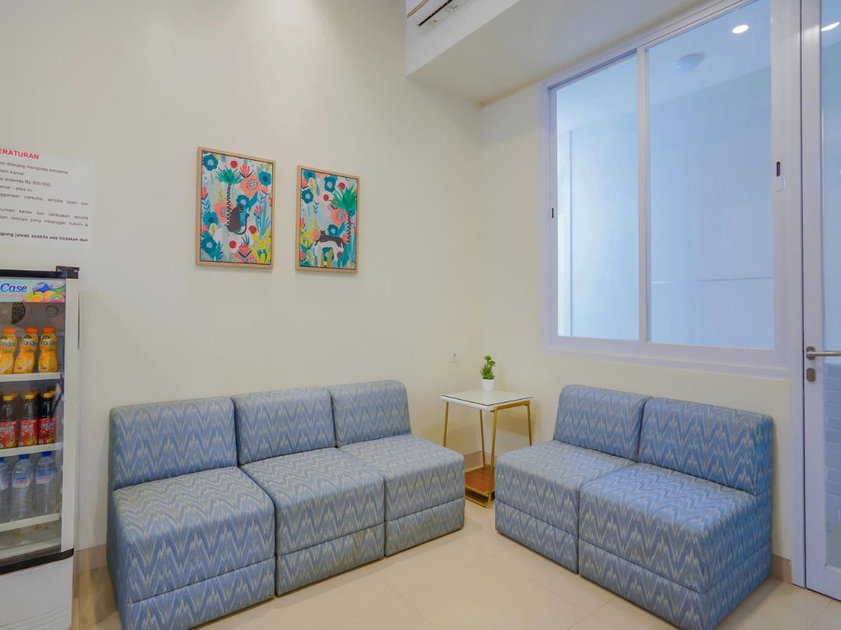 Super Oyo Capital O 90336 Olive Guest House สุราบายา ภายนอก รูปภาพ