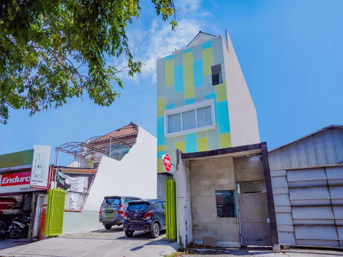 Super Oyo Capital O 90336 Olive Guest House สุราบายา ภายนอก รูปภาพ