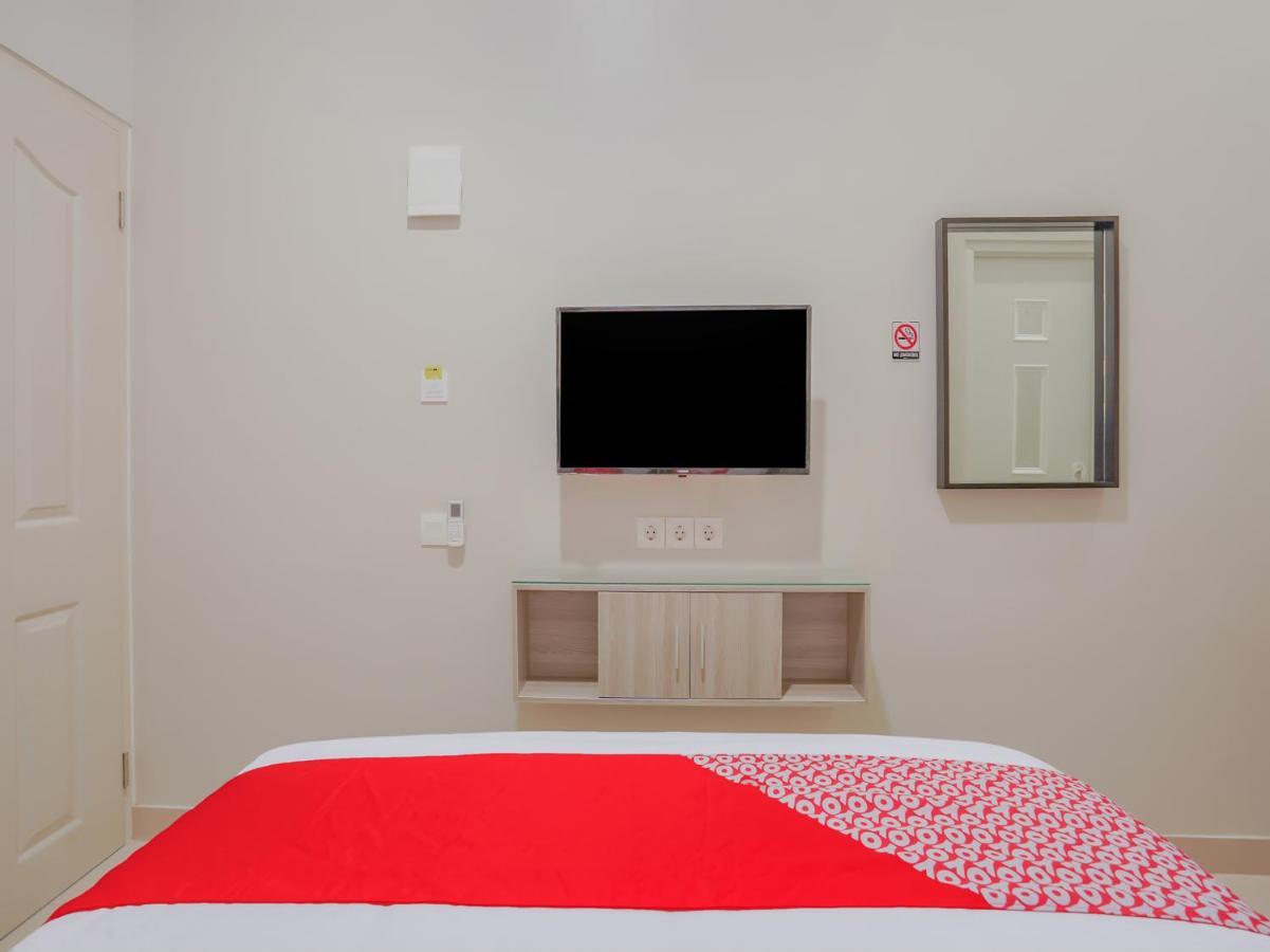 Super Oyo Capital O 90336 Olive Guest House สุราบายา ภายนอก รูปภาพ