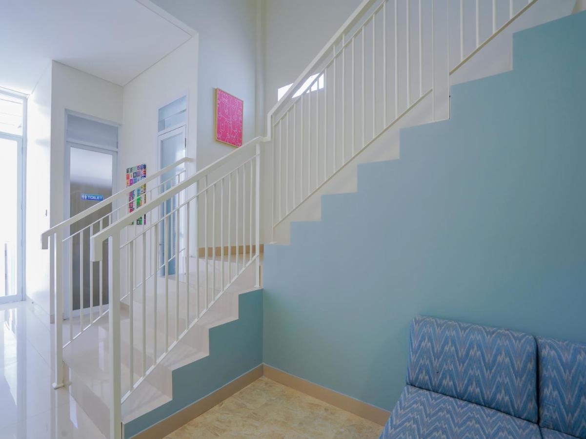 Super Oyo Capital O 90336 Olive Guest House สุราบายา ภายนอก รูปภาพ