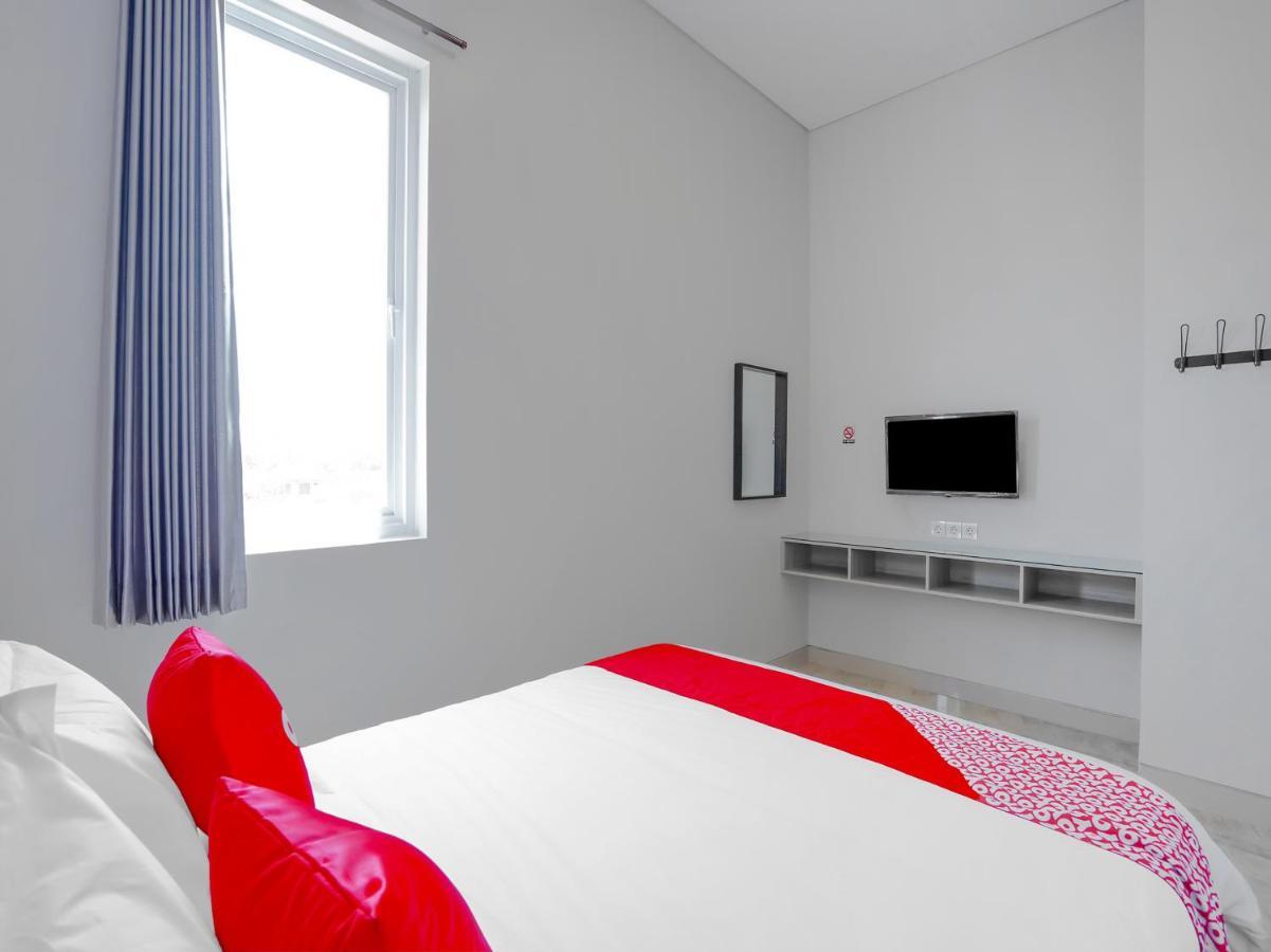 Super Oyo Capital O 90336 Olive Guest House สุราบายา ภายนอก รูปภาพ